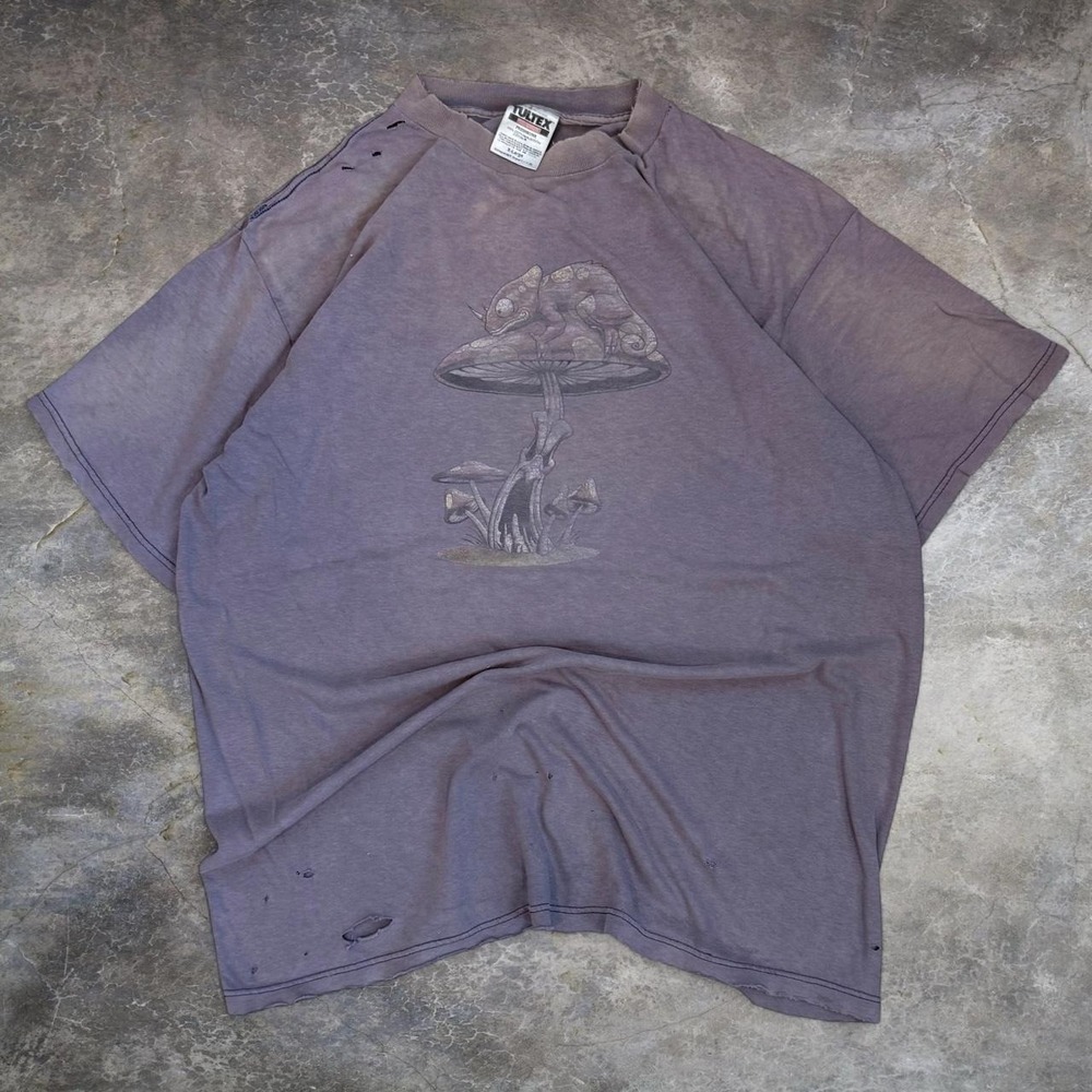 Vintage 1990s Chameleon Mushroom Super Faded Thrashed Tee Men's XL Distressed